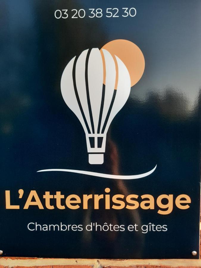 L'Atterrissage Santes Exterior foto